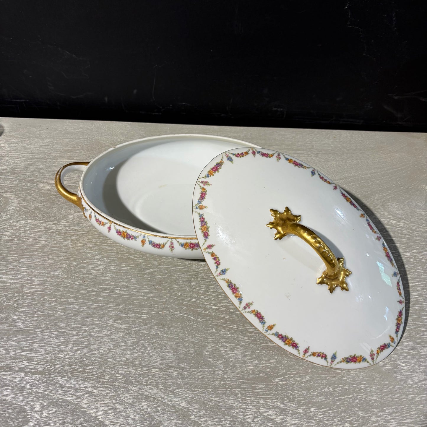 Limoges Server w/Lid, 12.5"W x 7"D x 6"H