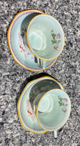 SET 2 Calyx Ware Teacups & Saucers 6" D