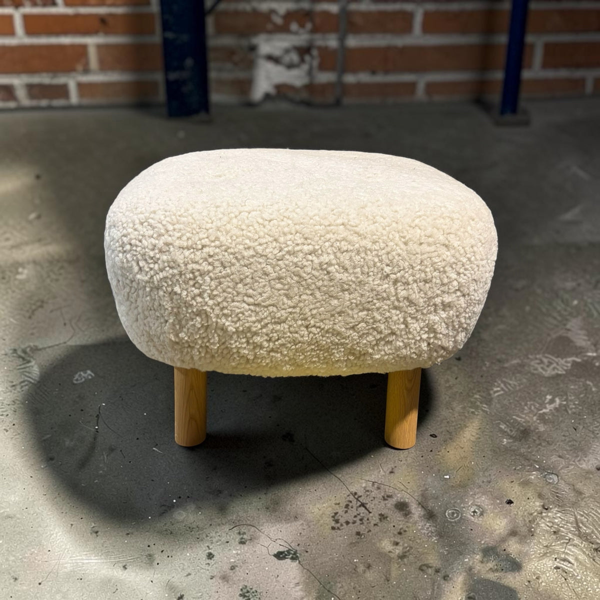 &Tradition Little Petra Pouf, Sheepskin Moonlight