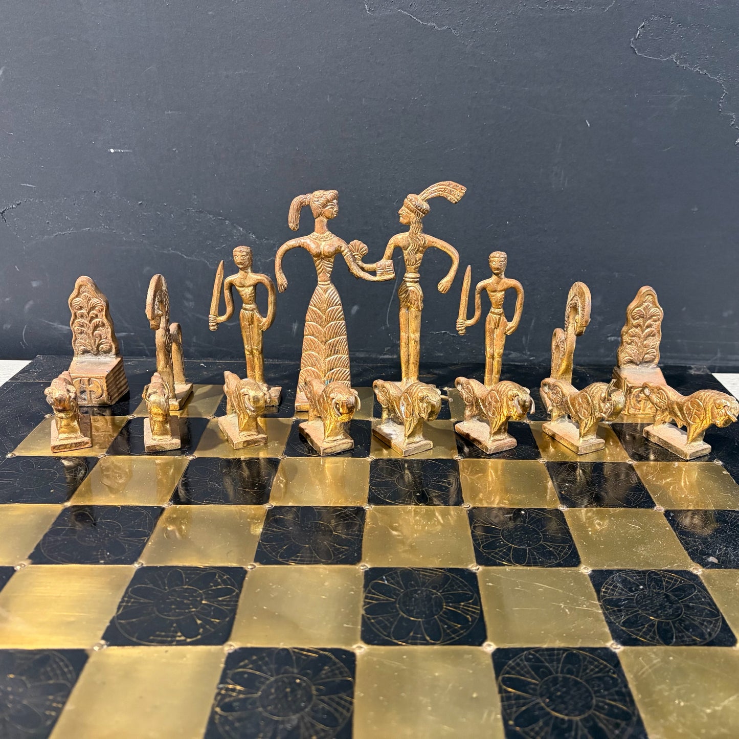 VTG John Plumb Minoan Ancient Greek Chess Set, 19.75"W x 19.75"H x .75
