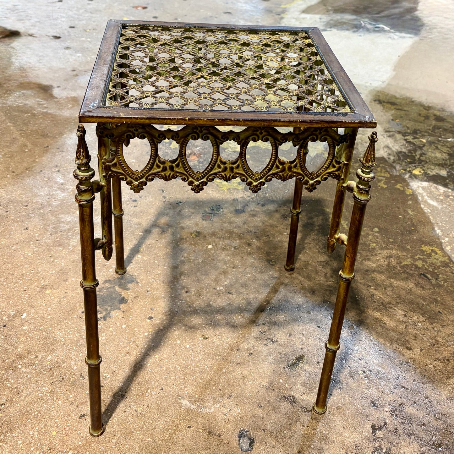 Med Cast Aluminum Aged Bronze Table, 13.25"W x 13.25"D x 20.5"H