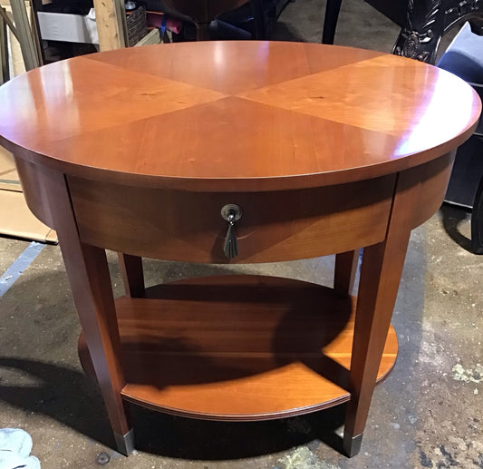 Ethan Allen  Maple Oval End/Side Table 29" L x 19" Wx 28.5" H